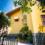 Daniela Fiera Bed & Breakfast Pero